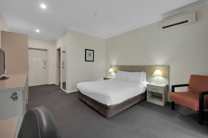 Room 15 of 51