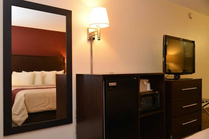 Superior King Bed (8 of 9)