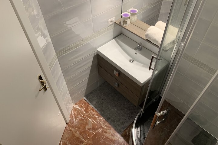 Room 26 of 27