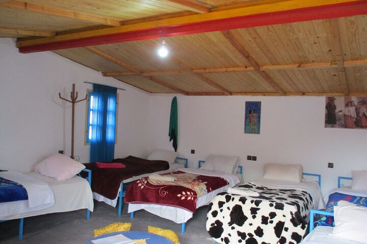 Room 4 of 63