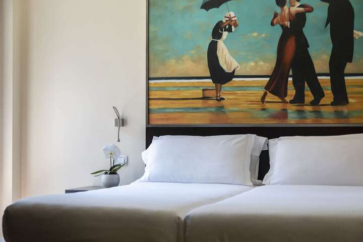 Room 9 of 49