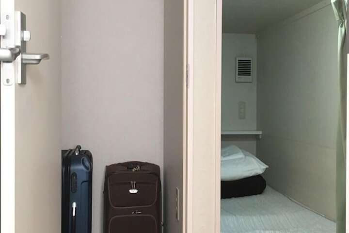 Room 17 of 44