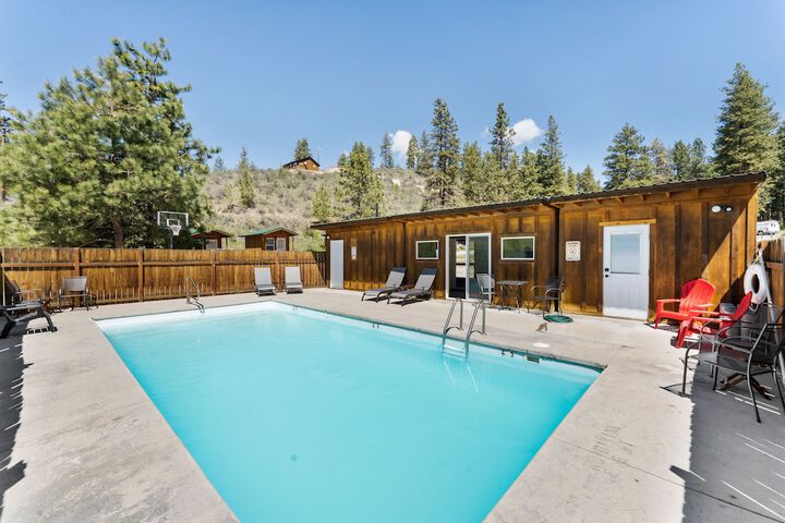 Pool 75 of 85