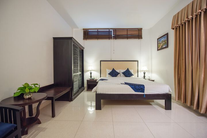Room 4 of 48