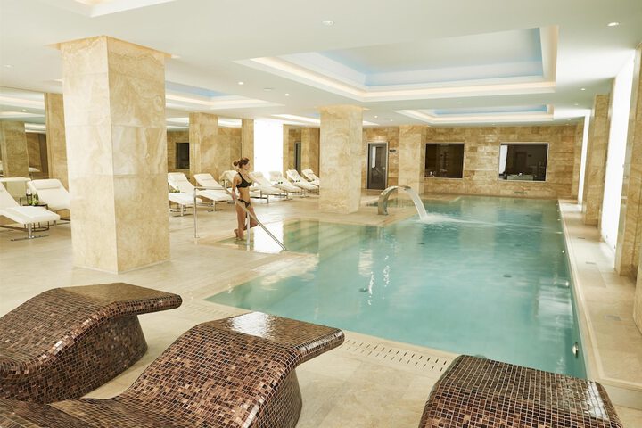 Pool 69 of 208