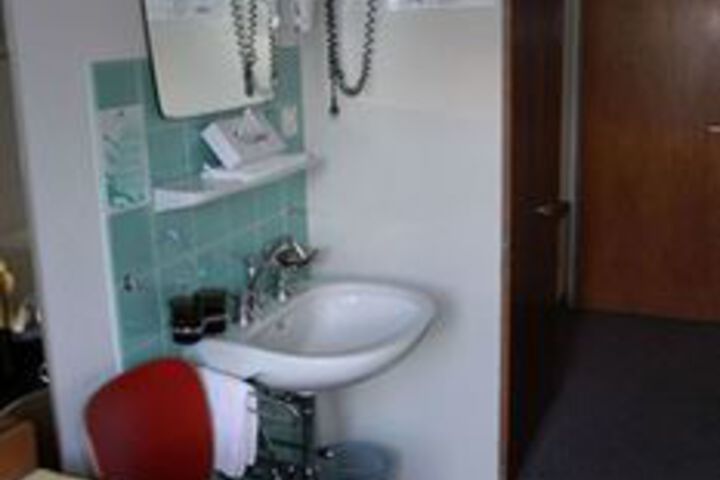 Room 17 of 53