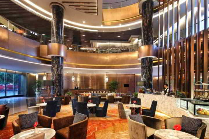 Lounge 14 of 21