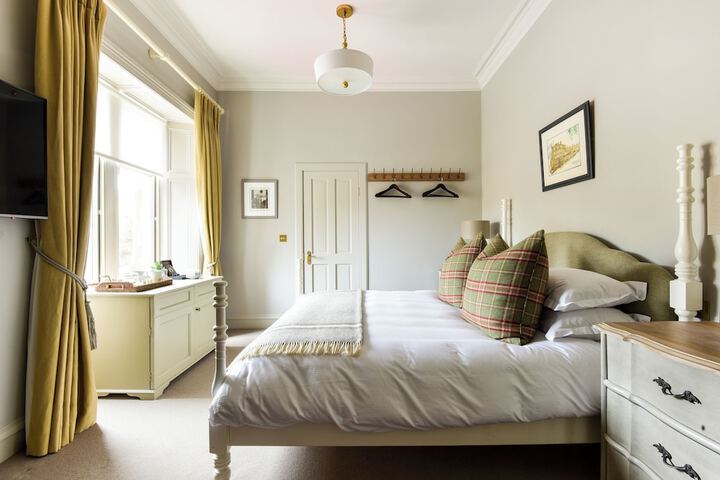 Room 44 of 149