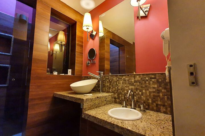 Room 10 of 53