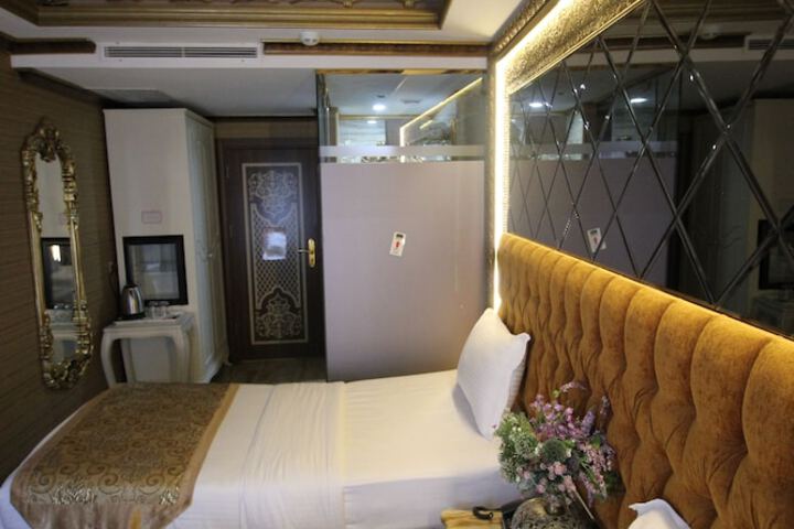 Room 9 of 86