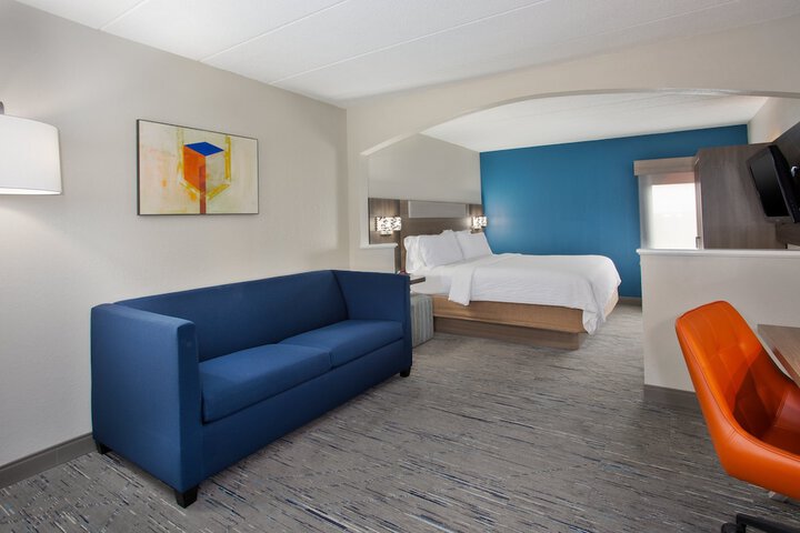 Standard King Bed Accessible (6 of 10)