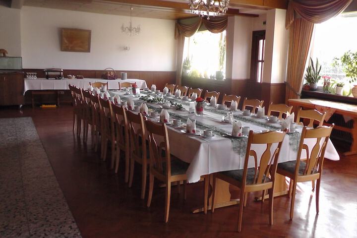 Ballroom/Hall 63 of 92
