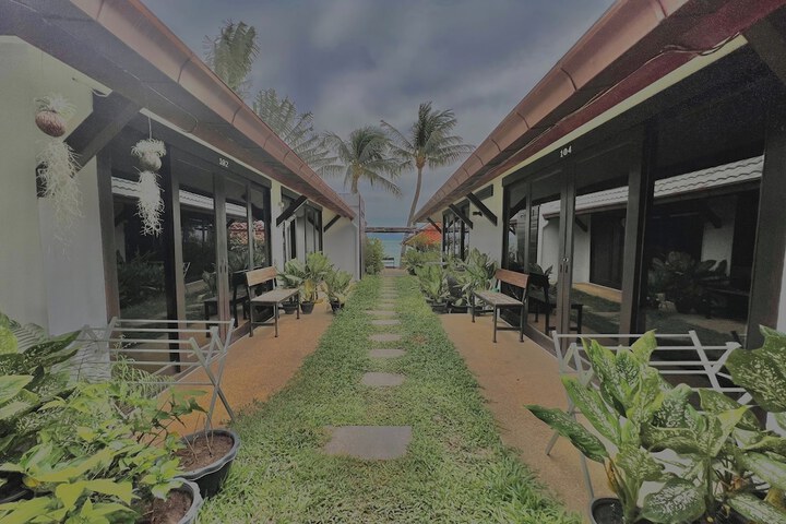 Room 33 of 72