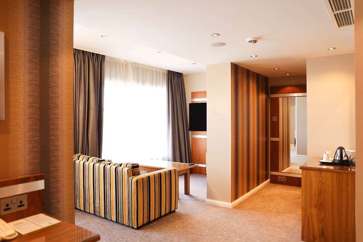 Room 30 of 121