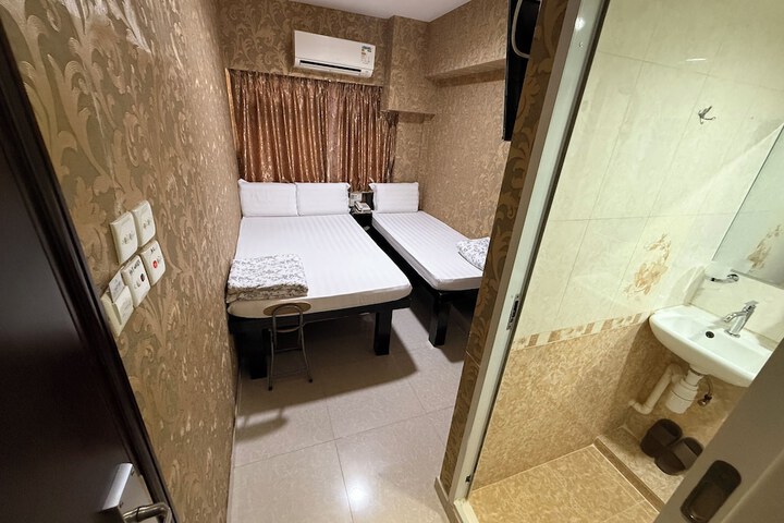 Room 39 of 139