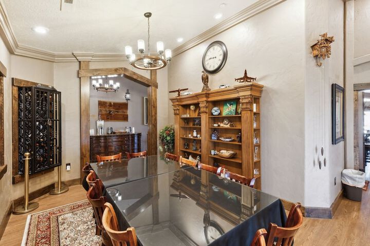 Dining 111 of 225