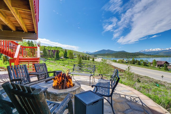 Hot Tub Relaxation: Luxe Summit Gem w / Mtn Views