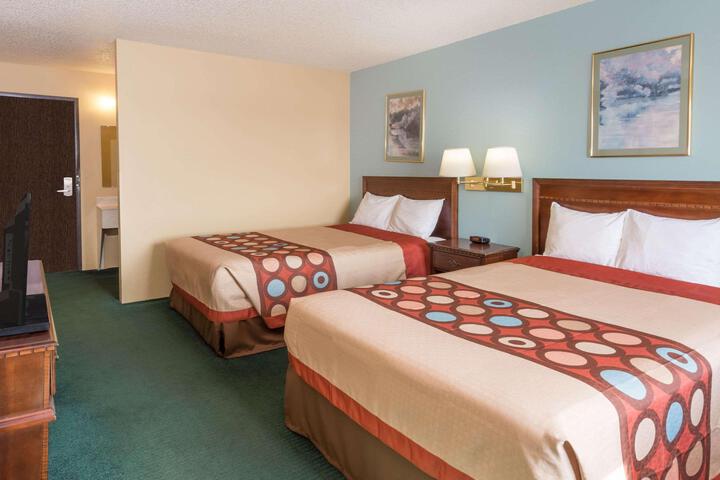 2 Double Beds (1 of 8)