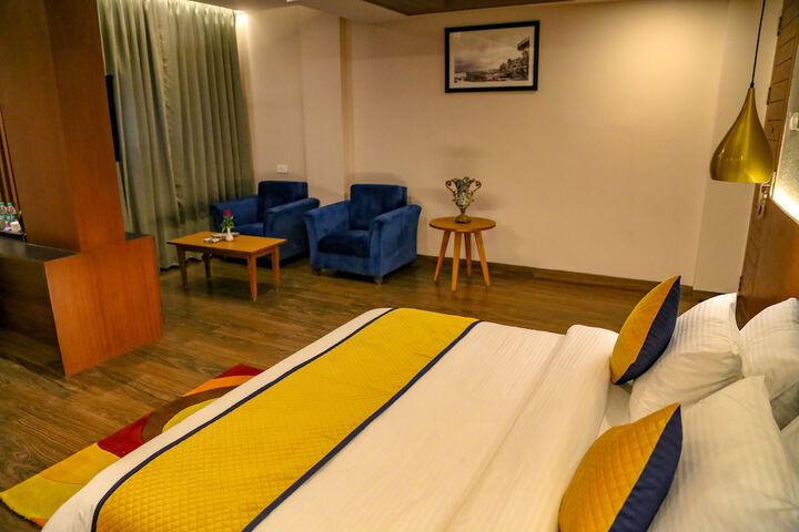 Room 4 of 28