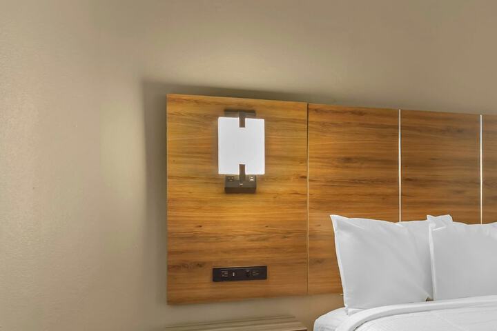 Room 21 of 33