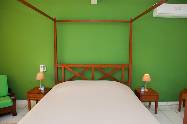 Room 25 of 60