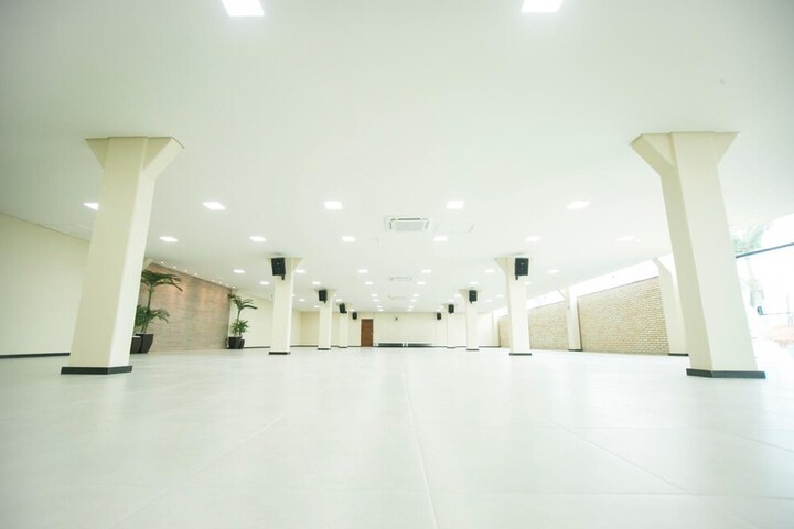 Ballroom/Hall 28 of 40