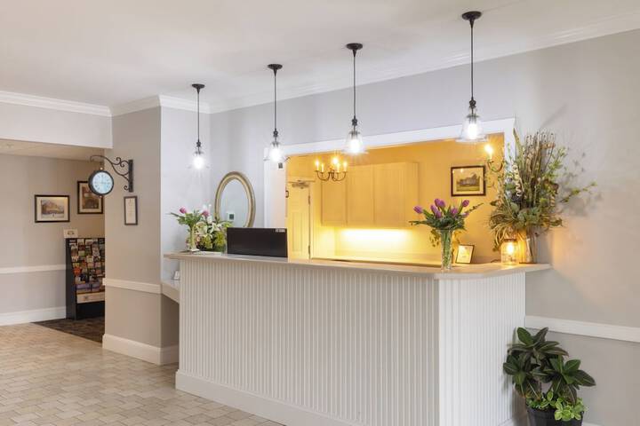 Hotel Interior 18 of 192