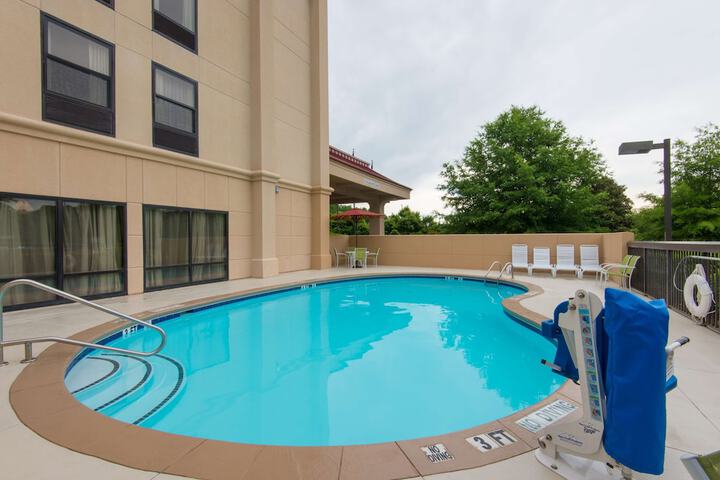 Pool Hotel