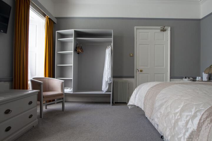 Room 49 of 70