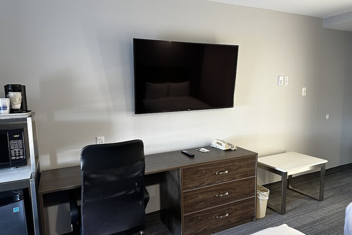 Room 11 of 42