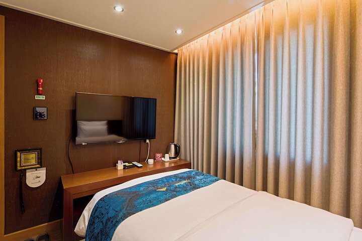 Room 14 of 57
