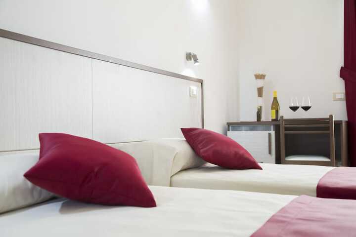 Room 7 of 95