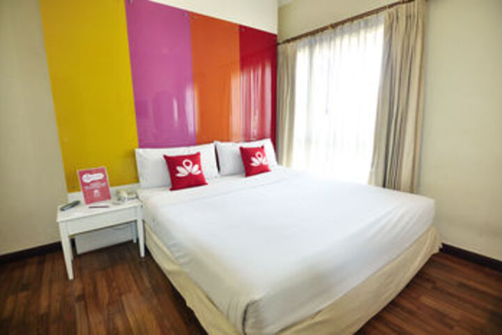 Room 8 of 21