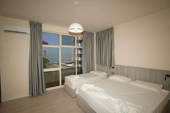 Room 12 of 41