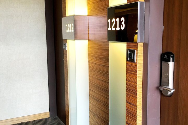 Ballroom/Hall 40 of 50