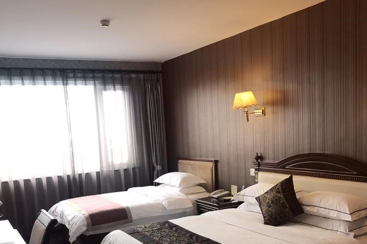 Room 8 of 24