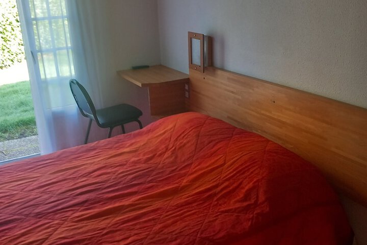 Room 3 of 12