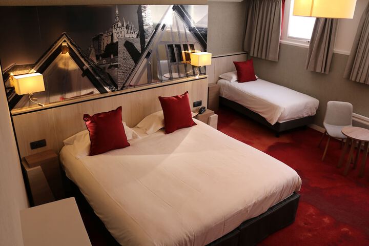 Room 17 of 53