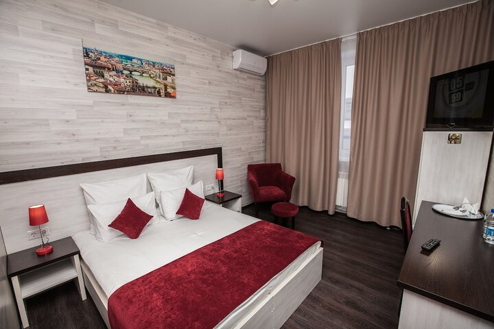Room 10 of 23