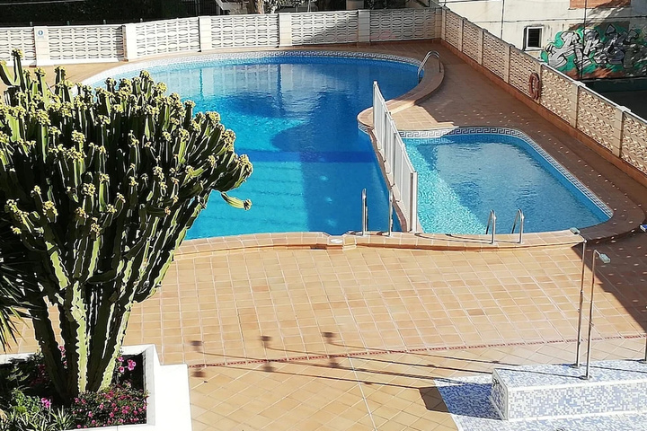 Pool 12 of 18