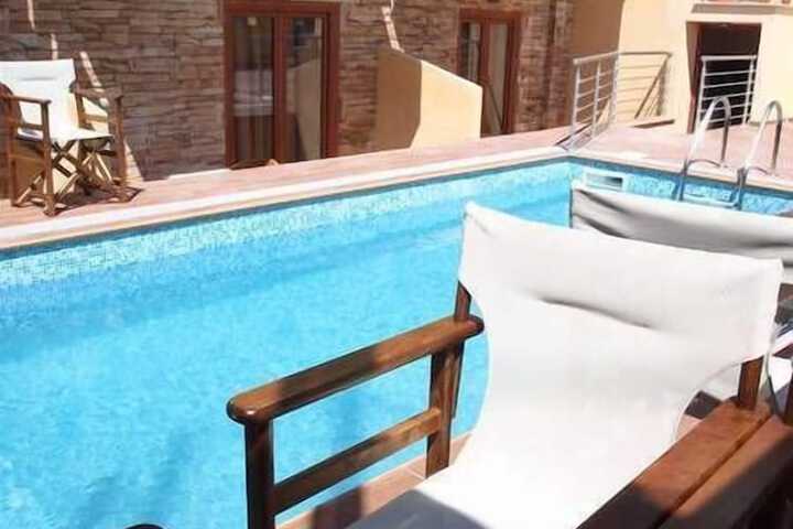 Pool 24 of 26