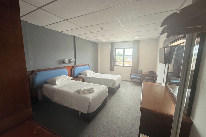 Room 36 of 86