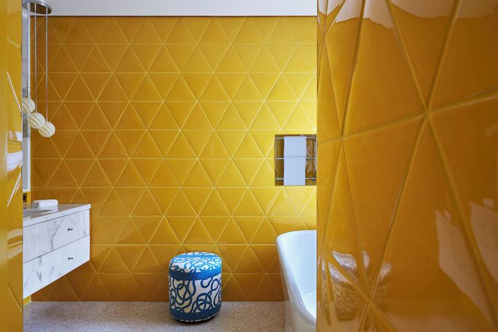 Room 23 of 48