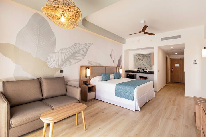 Room 30 of 223