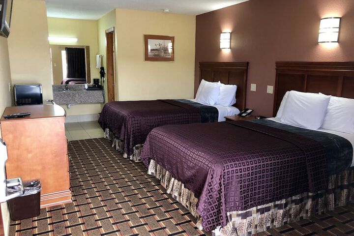 2 Double Beds (8 of 9)