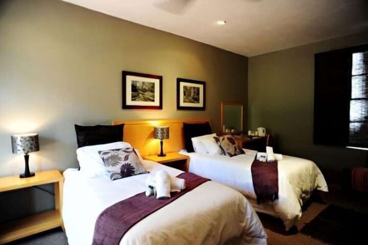 Room 9 of 37