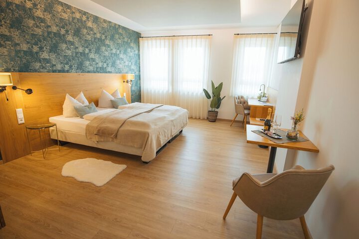 Room 6 of 33