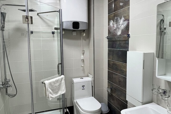 Room 16 of 23