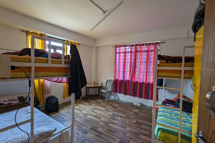 Room 3 of 37