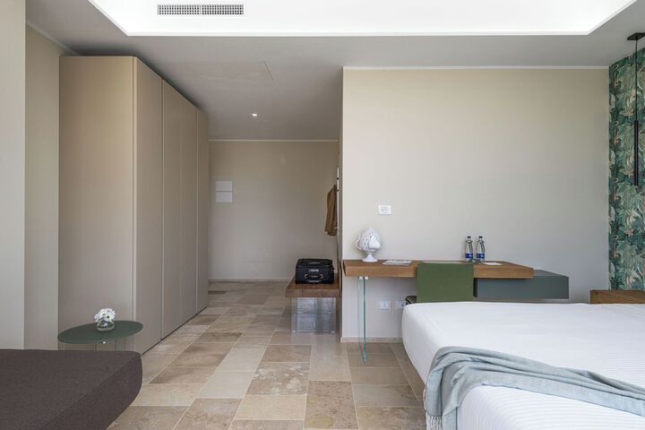 Room 15 of 82